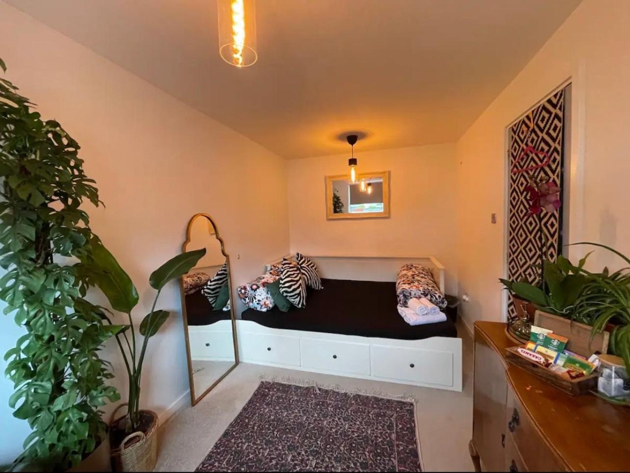 Privatunterkunft Private With Separate Shower And Free Parking Edinburgh